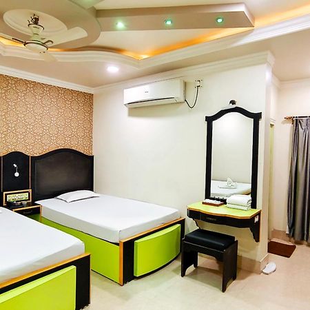 Hotel Samrat Baharampur ภายนอก รูปภาพ