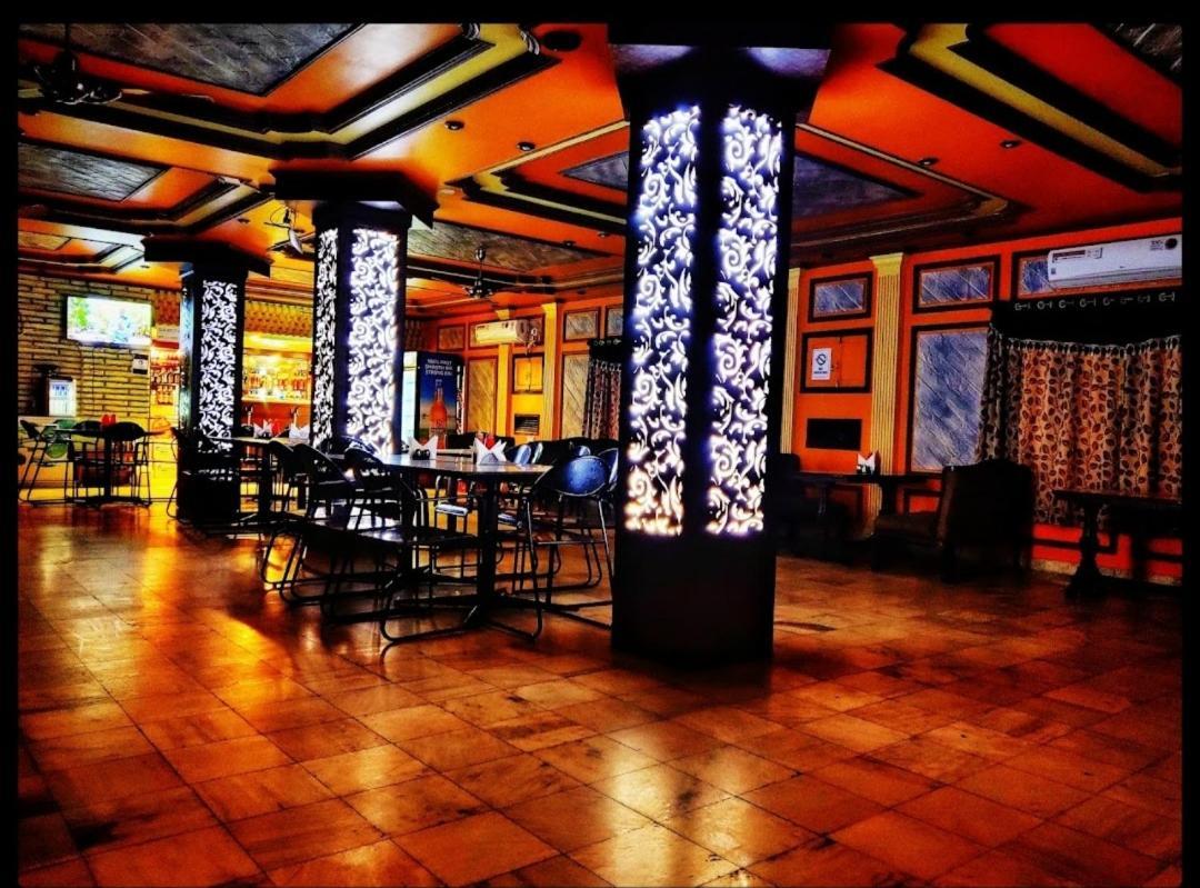 Hotel Samrat Baharampur ภายนอก รูปภาพ