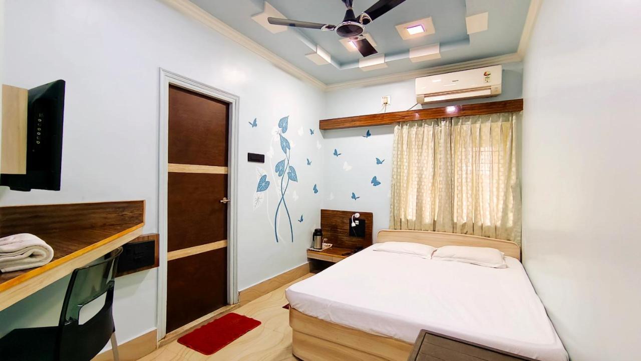 Hotel Samrat Baharampur ภายนอก รูปภาพ