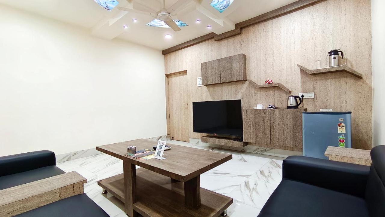 Hotel Samrat Baharampur ภายนอก รูปภาพ