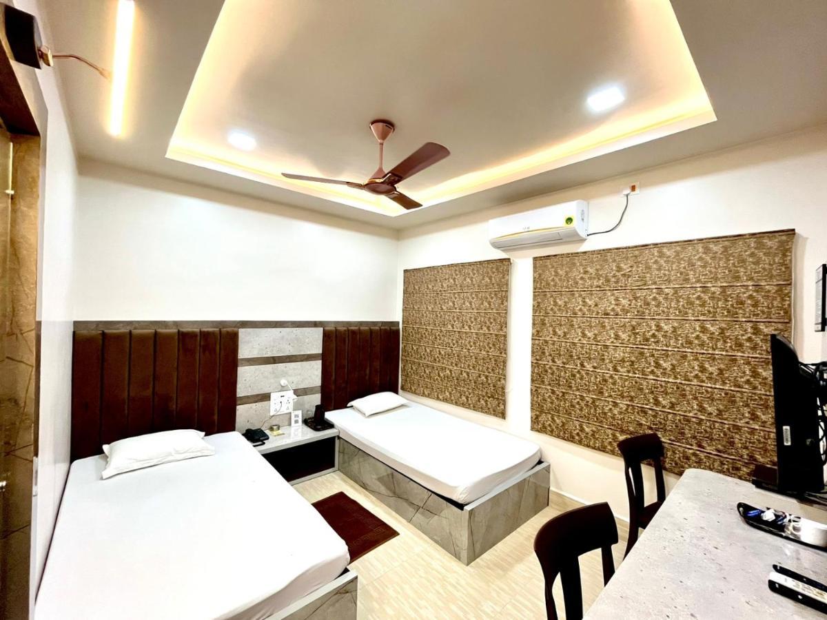 Hotel Samrat Baharampur ภายนอก รูปภาพ
