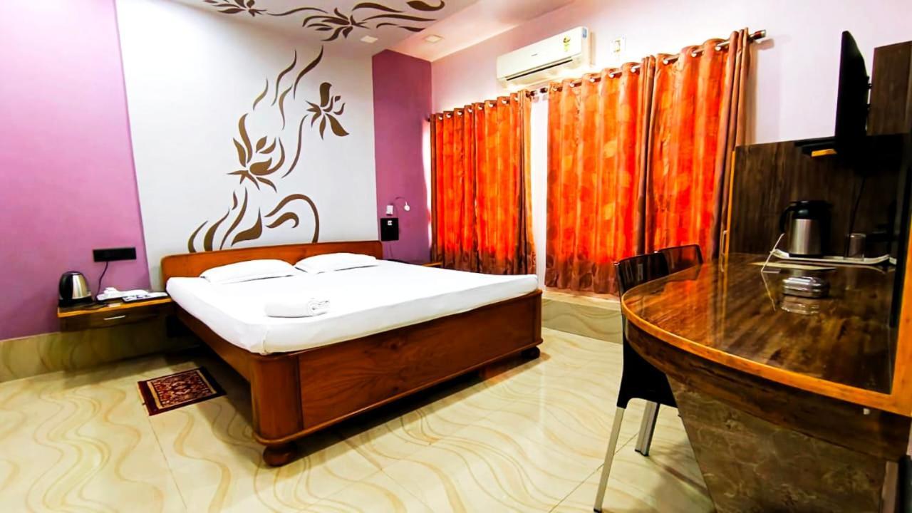 Hotel Samrat Baharampur ภายนอก รูปภาพ