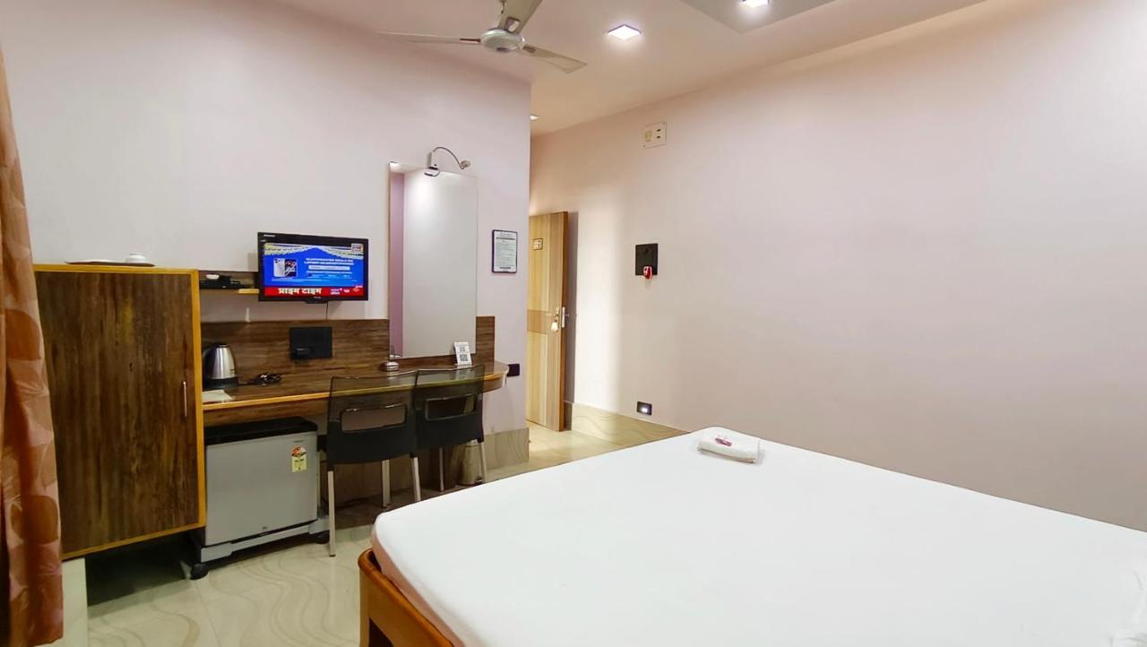 Hotel Samrat Baharampur ภายนอก รูปภาพ