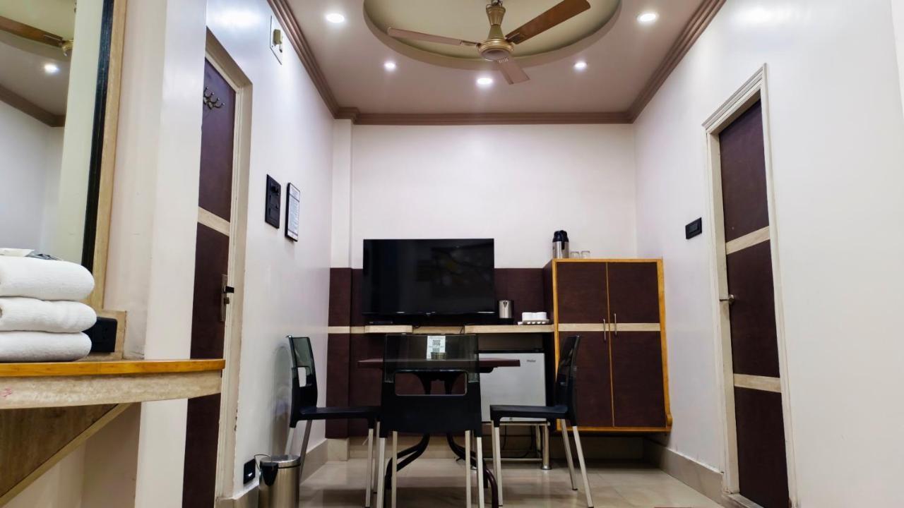 Hotel Samrat Baharampur ภายนอก รูปภาพ