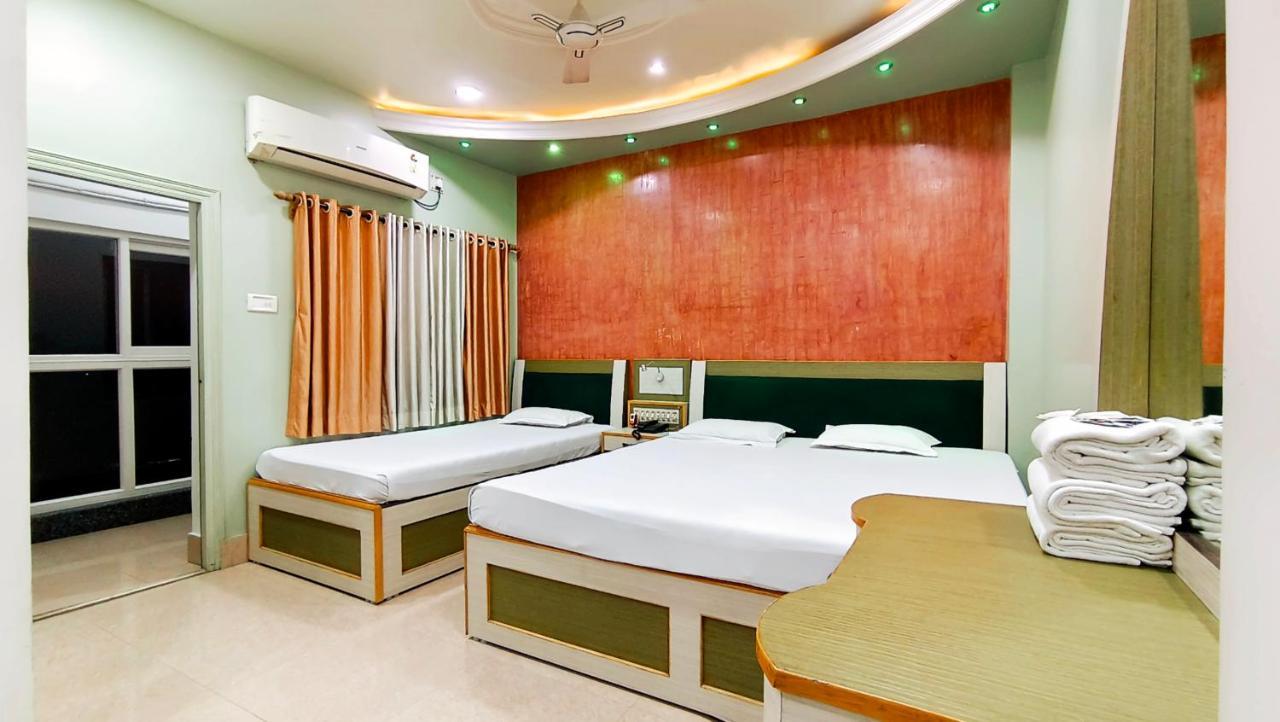 Hotel Samrat Baharampur ภายนอก รูปภาพ