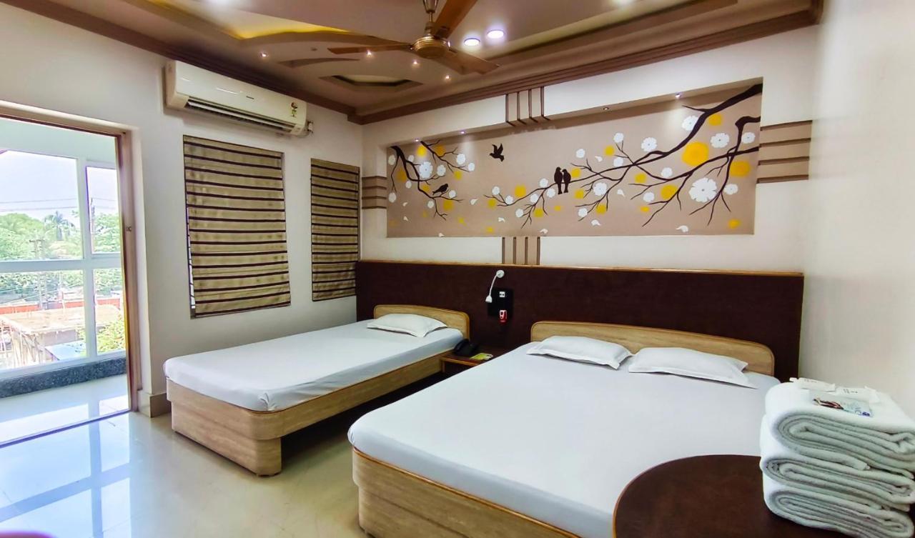 Hotel Samrat Baharampur ภายนอก รูปภาพ