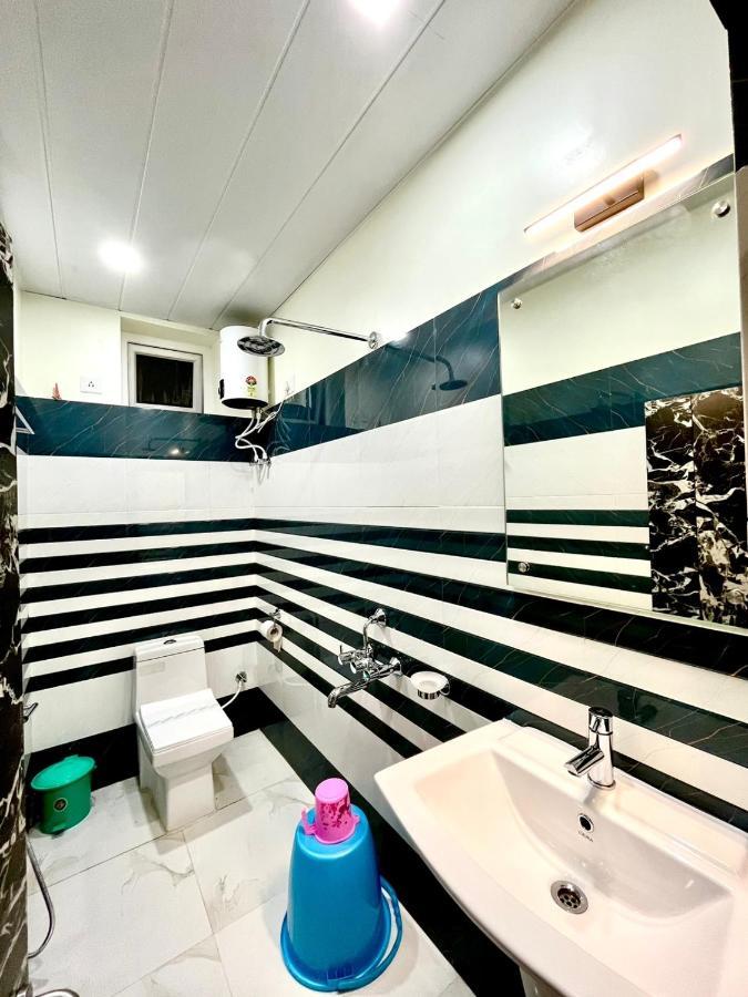 Hotel Samrat Baharampur ภายนอก รูปภาพ