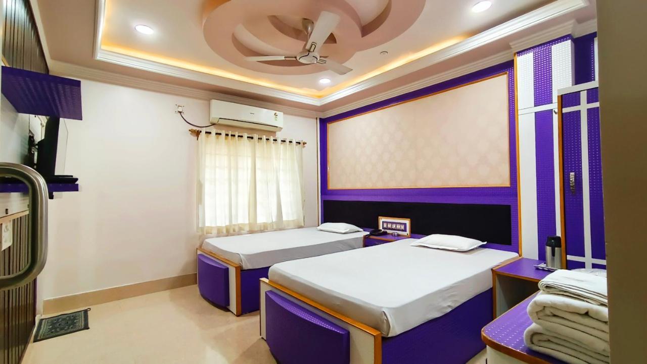Hotel Samrat Baharampur ภายนอก รูปภาพ