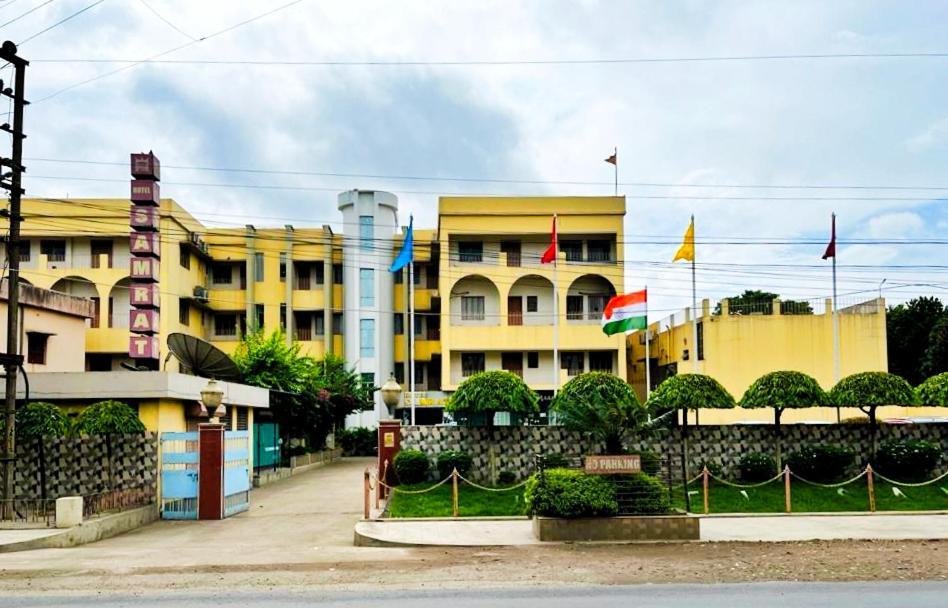 Hotel Samrat Baharampur ภายนอก รูปภาพ