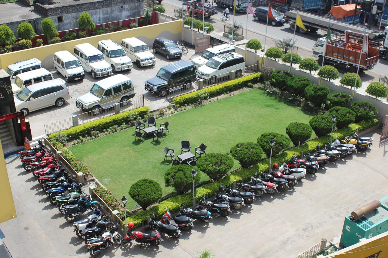 Hotel Samrat Baharampur ภายนอก รูปภาพ